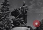 Standbild Ausbildung Tuskegee Airmen Flügel für diesen Mann Tuskegee Alabama USA, 1944, aus Sekunde 26 historischem Filmmaterial Videoclip 65675074302