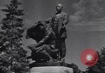 Standbild Ausbildung Tuskegee Airmen Flügel für diesen Mann Tuskegee Alabama USA, 1944, aus Sekunde 27 historischem Filmmaterial Videoclip 65675074302