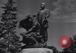 Standbild Ausbildung Tuskegee Airmen Flügel für diesen Mann Tuskegee Alabama USA, 1944, aus Sekunde 30 historischem Filmmaterial Videoclip 65675074302