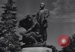 Standbild Ausbildung Tuskegee Airmen Flügel für diesen Mann Tuskegee Alabama USA, 1944, aus Sekunde 31 historischem Filmmaterial Videoclip 65675074302