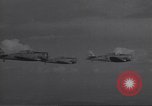 Standbild American negro US Army Piloten erhalten Flügel Tuskegee Alabama USA, 1944, aus Sekunde 7 historischem Filmmaterial Videoclip 65675074303