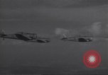 Standbild American negro US Army Piloten erhalten Flügel Tuskegee Alabama USA, 1944, aus Sekunde 9 historischem Filmmaterial Videoclip 65675074303