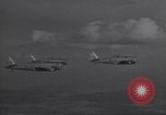 Standbild American negro US Army Piloten erhalten Flügel Tuskegee Alabama USA, 1944, aus Sekunde 12 historischem Filmmaterial Videoclip 65675074303