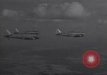 Standbild American negro US Army Piloten erhalten Flügel Tuskegee Alabama USA, 1944, aus Sekunde 14 historischem Filmmaterial Videoclip 65675074303