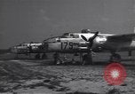 Standbild American negro US Army Piloten erhalten Flügel Tuskegee Alabama USA, 1944, aus Sekunde 15 historischem Filmmaterial Videoclip 65675074303