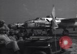 Standbild American negro US Army Piloten erhalten Flügel Tuskegee Alabama USA, 1944, aus Sekunde 17 historischem Filmmaterial Videoclip 65675074303