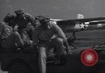 Standbild American negro US Army Piloten erhalten Flügel Tuskegee Alabama USA, 1944, aus Sekunde 19 historischem Filmmaterial Videoclip 65675074303