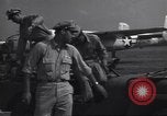 Standbild American negro US Army Piloten erhalten Flügel Tuskegee Alabama USA, 1944, aus Sekunde 20 historischem Filmmaterial Videoclip 65675074303