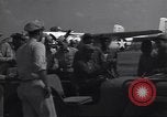 Standbild American negro US Army Piloten erhalten Flügel Tuskegee Alabama USA, 1944, aus Sekunde 24 historischem Filmmaterial Videoclip 65675074303