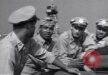 Standbild American negro US Army Piloten erhalten Flügel Tuskegee Alabama USA, 1944, aus Sekunde 29 historischem Filmmaterial Videoclip 65675074303