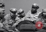 Standbild American negro US Army Piloten erhalten Flügel Tuskegee Alabama USA, 1944, aus Sekunde 36 historischem Filmmaterial Videoclip 65675074303