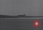 Standbild American negro US Army Piloten erhalten Flügel Tuskegee Alabama USA, 1944, aus Sekunde 51 historischem Filmmaterial Videoclip 65675074303