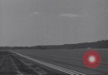 Standbild American negro US Army Piloten erhalten Flügel Tuskegee Alabama USA, 1944, aus Sekunde 56 historischem Filmmaterial Videoclip 65675074303