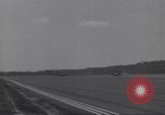 Standbild American negro US Army Piloten erhalten Flügel Tuskegee Alabama USA, 1944, aus Sekunde 57 historischem Filmmaterial Videoclip 65675074303