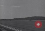 Standbild American negro US Army Piloten erhalten Flügel Tuskegee Alabama USA, 1944, aus Sekunde 58 historischem Filmmaterial Videoclip 65675074303