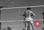 Standbild Boxring Indien, 1943, aus Sekunde 33 historischem Filmmaterial Videoclip 65675074307