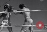 Standbild Boxring Indien, 1943, aus Sekunde 42 historischem Filmmaterial Videoclip 65675074307