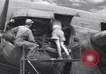 Standbild B-24 Liberator Bomber Indien, 1943, aus Sekunde 10 historischem Filmmaterial Videoclip 65675074312