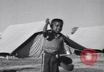 Immagine di Baseball gioco India, 1943, secondo 28 filmato di repertorio 65675074313