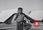 Immagine di Baseball gioco India, 1943, secondo 29 filmato di repertorio 65675074313