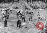 Image soldats nègres l'île de Bougainville en Papouasie-Nouvelle-Guinée, 1944, de la seconde 58 séquences d'archives historiques vidéo 65675074318