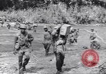 Image soldats nègres l'île de Bougainville en Papouasie-Nouvelle-Guinée, 1944, de la seconde 60 séquences d'archives historiques vidéo 65675074318