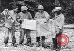 Image soldats nègres l'île de Bougainville en Papouasie-Nouvelle-Guinée, 1944, de la seconde 4 séquences d'archives historiques vidéo 65675074319