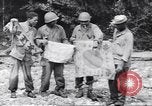 Image soldats nègres l'île de Bougainville en Papouasie-Nouvelle-Guinée, 1944, de la seconde 6 séquences d'archives historiques vidéo 65675074319