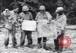 Image soldats nègres l'île de Bougainville en Papouasie-Nouvelle-Guinée, 1944, de la seconde 7 séquences d'archives historiques vidéo 65675074319