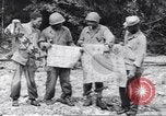 Image soldats nègres l'île de Bougainville en Papouasie-Nouvelle-Guinée, 1944, de la seconde 8 séquences d'archives historiques vidéo 65675074319