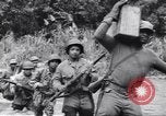 Image soldats nègres l'île de Bougainville en Papouasie-Nouvelle-Guinée, 1944, de la seconde 49 séquences d'archives historiques vidéo 65675074319