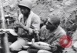 Standbild Negro Soldaten Bougainville Island Papua Neu Guinea, 1944, aus Sekunde 16 historischem Filmmaterial Videoclip 65675074320