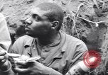 Standbild Negro Soldaten Bougainville Island Papua Neu Guinea, 1944, aus Sekunde 26 historischem Filmmaterial Videoclip 65675074320