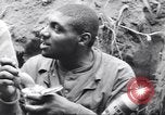 Standbild Negro Soldaten Bougainville Island Papua Neu Guinea, 1944, aus Sekunde 27 historischem Filmmaterial Videoclip 65675074320