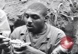Standbild Negro Soldaten Bougainville Island Papua Neu Guinea, 1944, aus Sekunde 29 historischem Filmmaterial Videoclip 65675074320