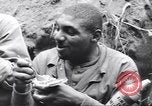 Standbild Negro Soldaten Bougainville Island Papua Neu Guinea, 1944, aus Sekunde 36 historischem Filmmaterial Videoclip 65675074320