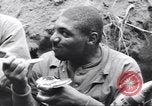 Standbild Negro Soldaten Bougainville Island Papua Neu Guinea, 1944, aus Sekunde 40 historischem Filmmaterial Videoclip 65675074320