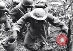 Image soldats nègres l'île de Bougainville en Papouasie-Nouvelle-Guinée, 1944, de la seconde 4 séquences d'archives historiques vidéo 65675074324