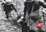 Image soldats nègres l'île de Bougainville en Papouasie-Nouvelle-Guinée, 1944, de la seconde 14 séquences d'archives historiques vidéo 65675074324