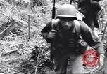 Image soldats nègres l'île de Bougainville en Papouasie-Nouvelle-Guinée, 1944, de la seconde 20 séquences d'archives historiques vidéo 65675074324