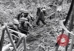 Image soldats nègres l'île de Bougainville en Papouasie-Nouvelle-Guinée, 1944, de la seconde 28 séquences d'archives historiques vidéo 65675074324