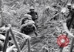 Image soldats nègres l'île de Bougainville en Papouasie-Nouvelle-Guinée, 1944, de la seconde 32 séquences d'archives historiques vidéo 65675074324