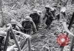 Image soldats nègres l'île de Bougainville en Papouasie-Nouvelle-Guinée, 1944, de la seconde 34 séquences d'archives historiques vidéo 65675074324