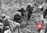Image soldats nègres l'île de Bougainville en Papouasie-Nouvelle-Guinée, 1944, de la seconde 35 séquences d'archives historiques vidéo 65675074324