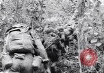 Image soldats nègres l'île de Bougainville en Papouasie-Nouvelle-Guinée, 1944, de la seconde 45 séquences d'archives historiques vidéo 65675074324