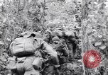 Image soldats nègres l'île de Bougainville en Papouasie-Nouvelle-Guinée, 1944, de la seconde 46 séquences d'archives historiques vidéo 65675074324