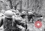 Image soldats nègres l'île de Bougainville en Papouasie-Nouvelle-Guinée, 1944, de la seconde 56 séquences d'archives historiques vidéo 65675074324