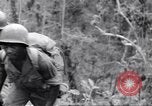 Image La campagne des soldats américains africains dans le Pacifique l'île de Bougainville en Papouasie-Nouvelle-Guinée, 1944, de la seconde 4 séquences d'archives historiques vidéo 65675074325