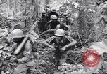 Image La campagne des soldats américains africains dans le Pacifique l'île de Bougainville en Papouasie-Nouvelle-Guinée, 1944, de la seconde 30 séquences d'archives historiques vidéo 65675074325