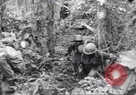 Image La campagne des soldats américains africains dans le Pacifique l'île de Bougainville en Papouasie-Nouvelle-Guinée, 1944, de la seconde 42 séquences d'archives historiques vidéo 65675074325
